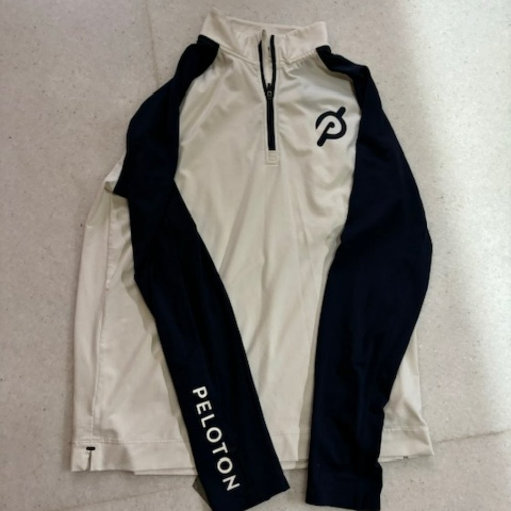 Peloton Sweat Shirt, Medium, White with Blue Sleeves